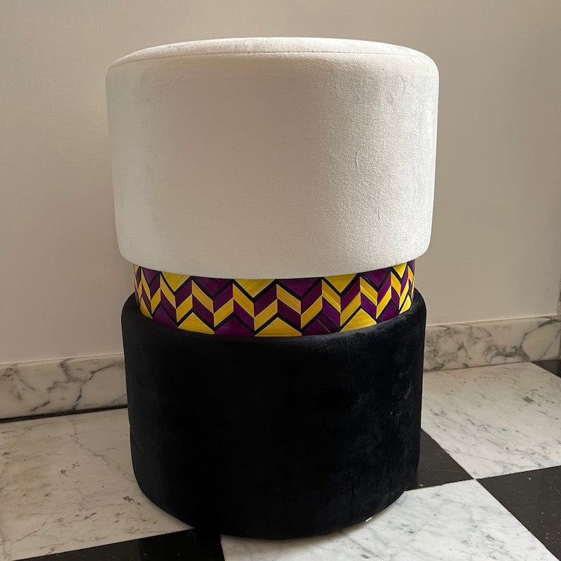 Tabouret à motif jaune et violet