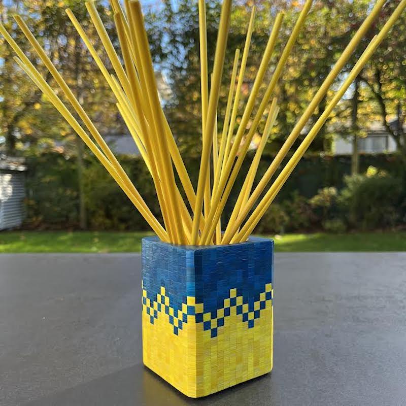 Pot à crayon jaune et bleu